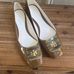 Tory Burch Olive Patent Leather Logo Square-Toe Flats